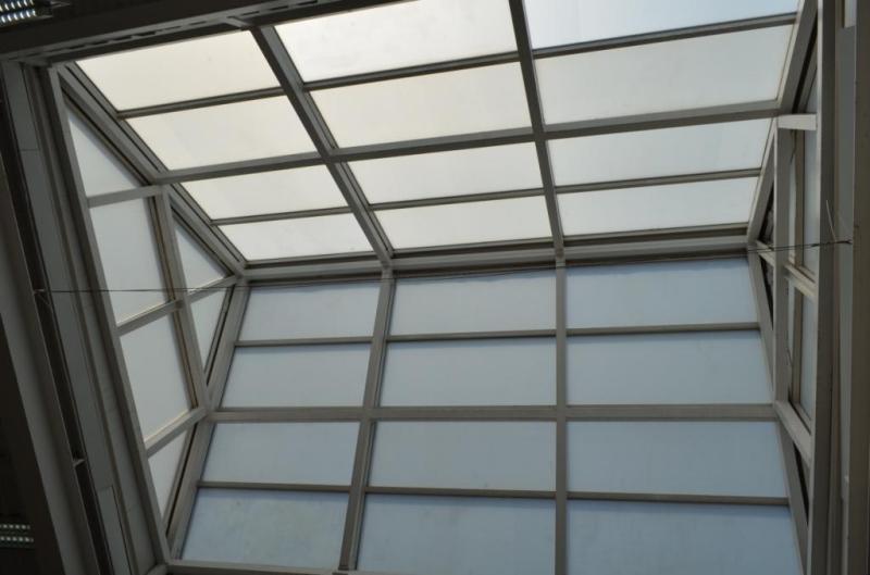 Установка белой матовой пленки на стекла